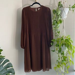 Aritzia Wilfred Brown Daydreamer Midi Dress Flowy Pleated Sheer Sleeves